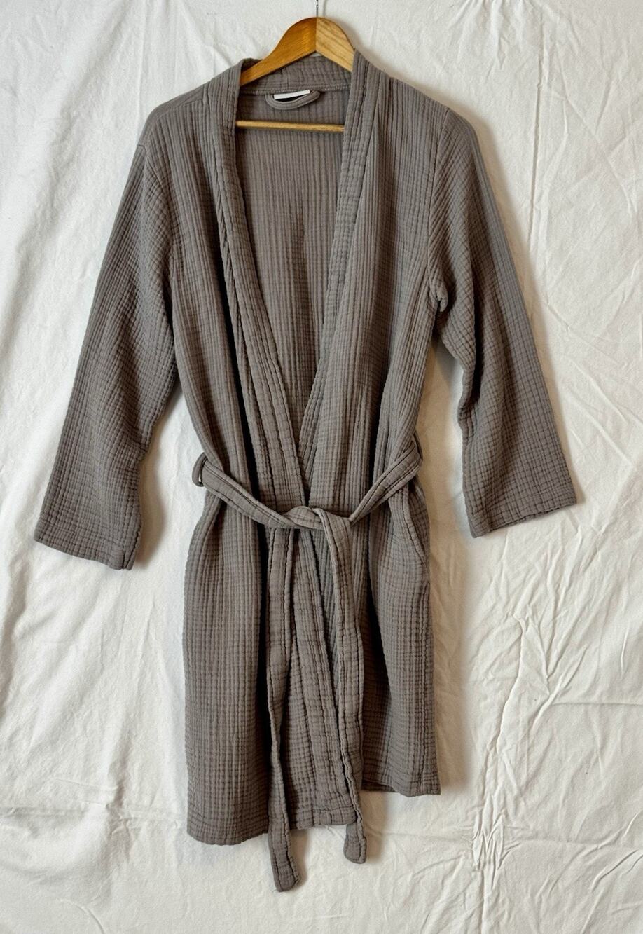 Parachute Cloud Gauze 100% Cotton Robe Gray Size Medium Unisex Spa Lounge Beach